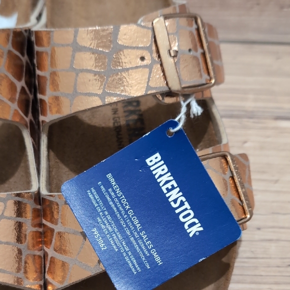 BIRKENSTOCK Metallic Sandals SIZE 39 - Picture 6 of 6
